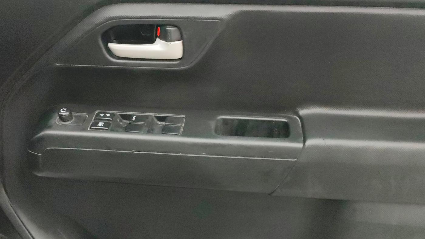 2021 Maruti New Wagon-R VXI 1.2, Petrol, Manual, 43,381 km, Driver Side Door Panels Control