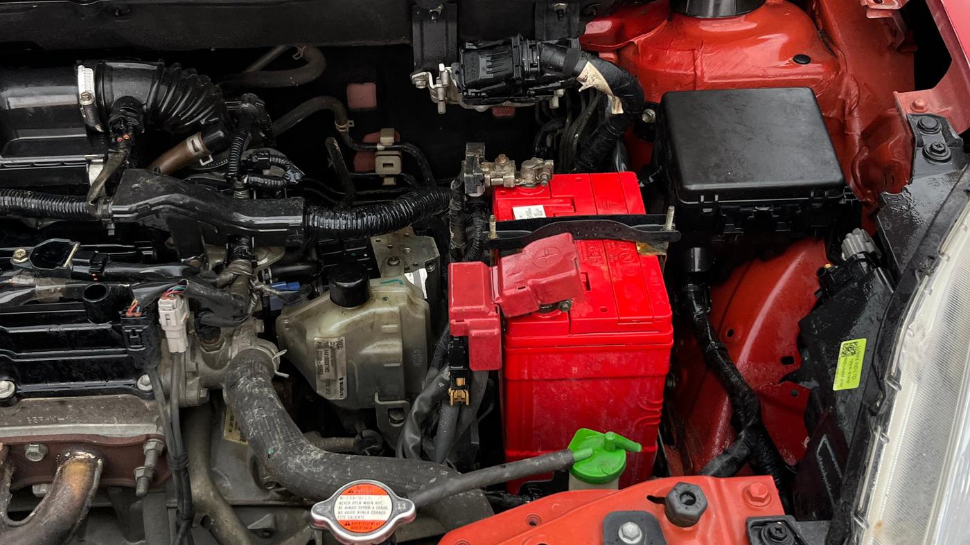 2018 Maruti Swift ZXI AMT, Petrol, Automatic, 81,887 km, Engine View - Left