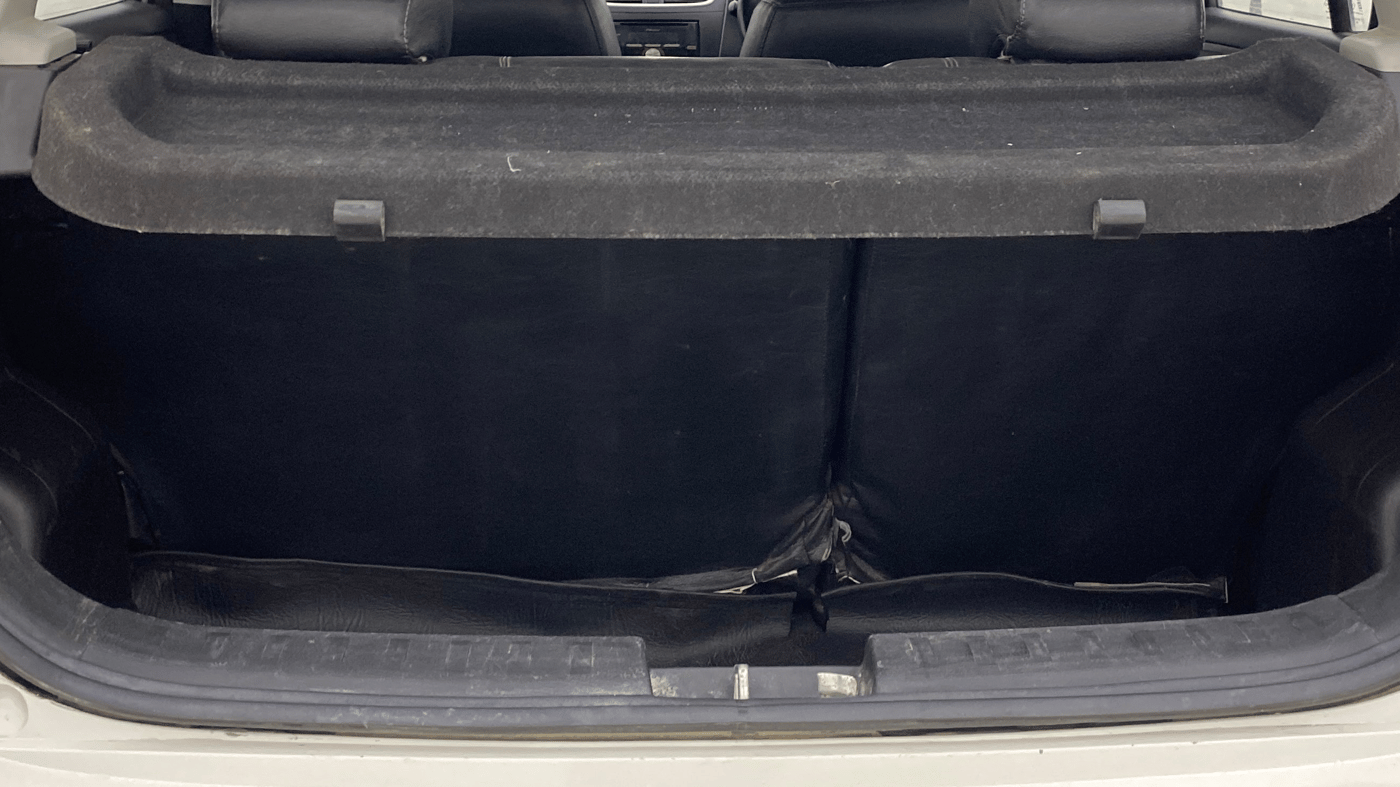 2017 Maruti Swift LXI (O), Petrol, Manual, 40,597 km, Boot Inside