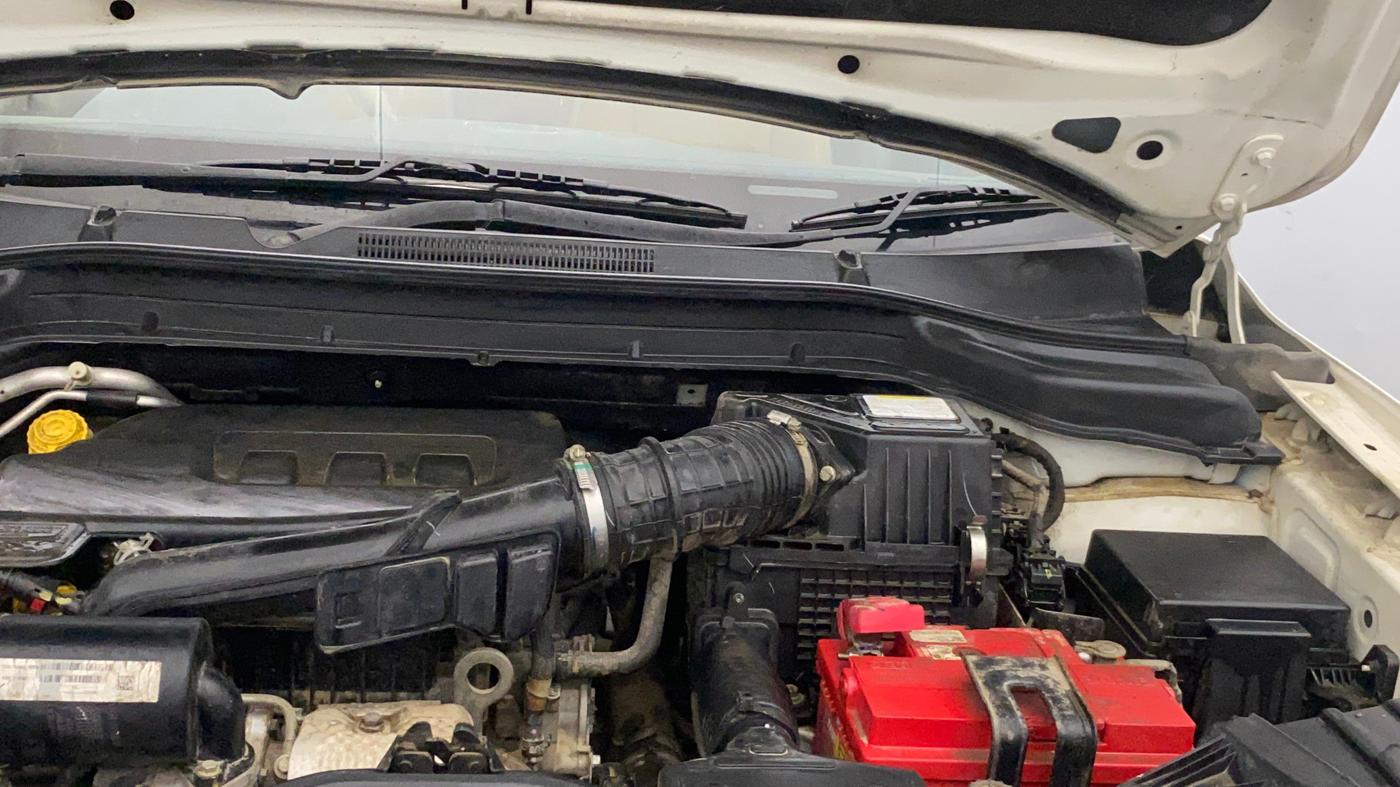 2020 Mahindra XUV300 W6 1.2 PETROL, Petrol, Manual, 15,386 km, Engine View - Left