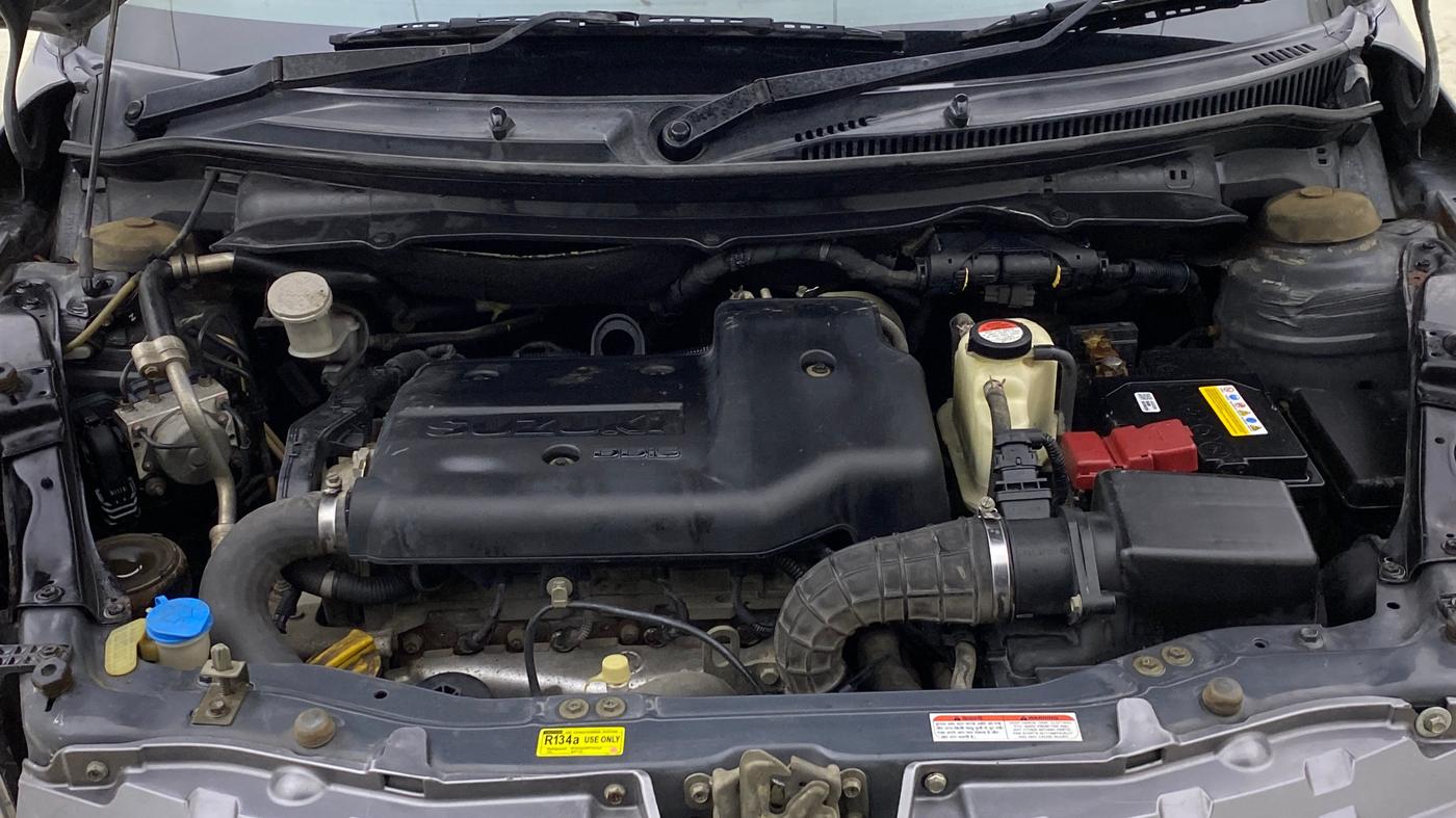 2016 Maruti Swift VDI, Diesel, Manual, 98,719 km, Engine View