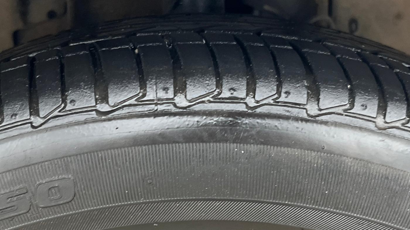 2025 Tata Tiago XZA, Petrol, Automatic, 5,844 km, Right Front Tyre Tread