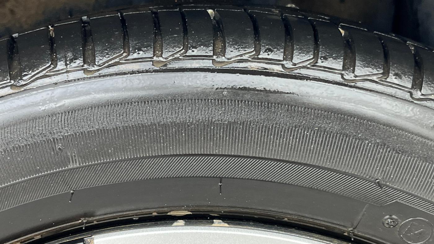 2025 Tata Tiago XZA, Petrol, Automatic, 5,844 km, Left Rear Tyre Tread