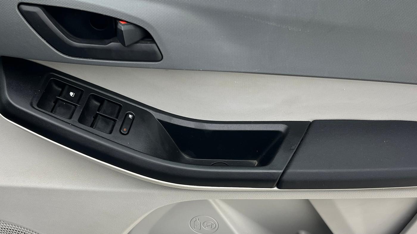 2025 Tata Tiago XZA, Petrol, Automatic, 5,844 km, Driver Side Door Panels Control