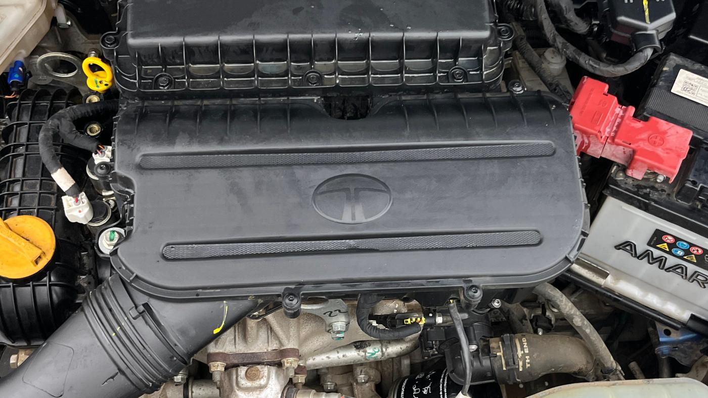 2025 Tata Tiago XZA, Petrol, Automatic, 5,844 km, Engine View
