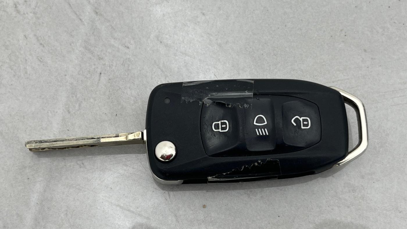 2025 Tata Tiago XZA, Petrol, Automatic, 5,844 km, Key Close Up
