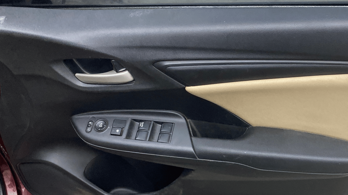 2018 Honda Jazz 1.2L I-VTEC SV, Petrol, Manual, 1,32,805 km, Driver Side Door Panels Control