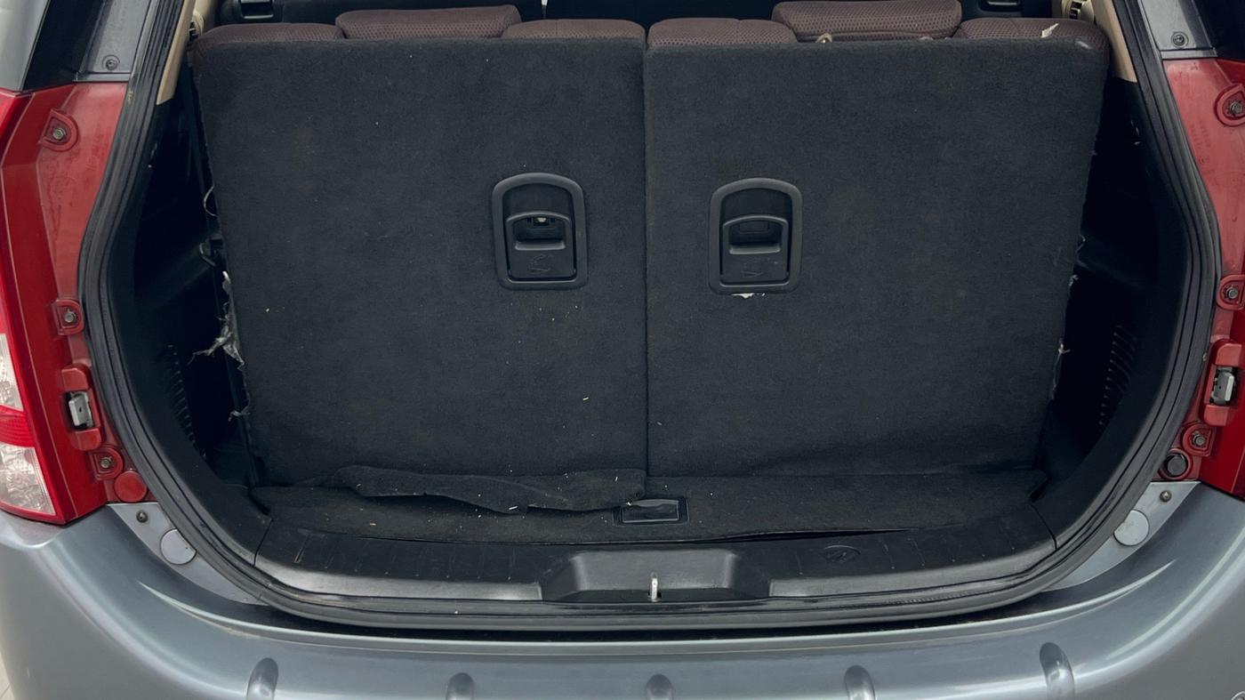 2014 Mahindra XUV500 W6, Diesel, Manual, 69,635 km, Boot Inside
