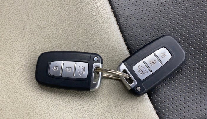 2012 Hyundai i20 ASTA 1.2, Petrol, Manual, 1,01,417 km, Key Close Up