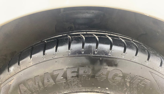 2012 Hyundai i20 ASTA 1.2, Petrol, Manual, 1,01,417 km, Right Front Tyre Tread