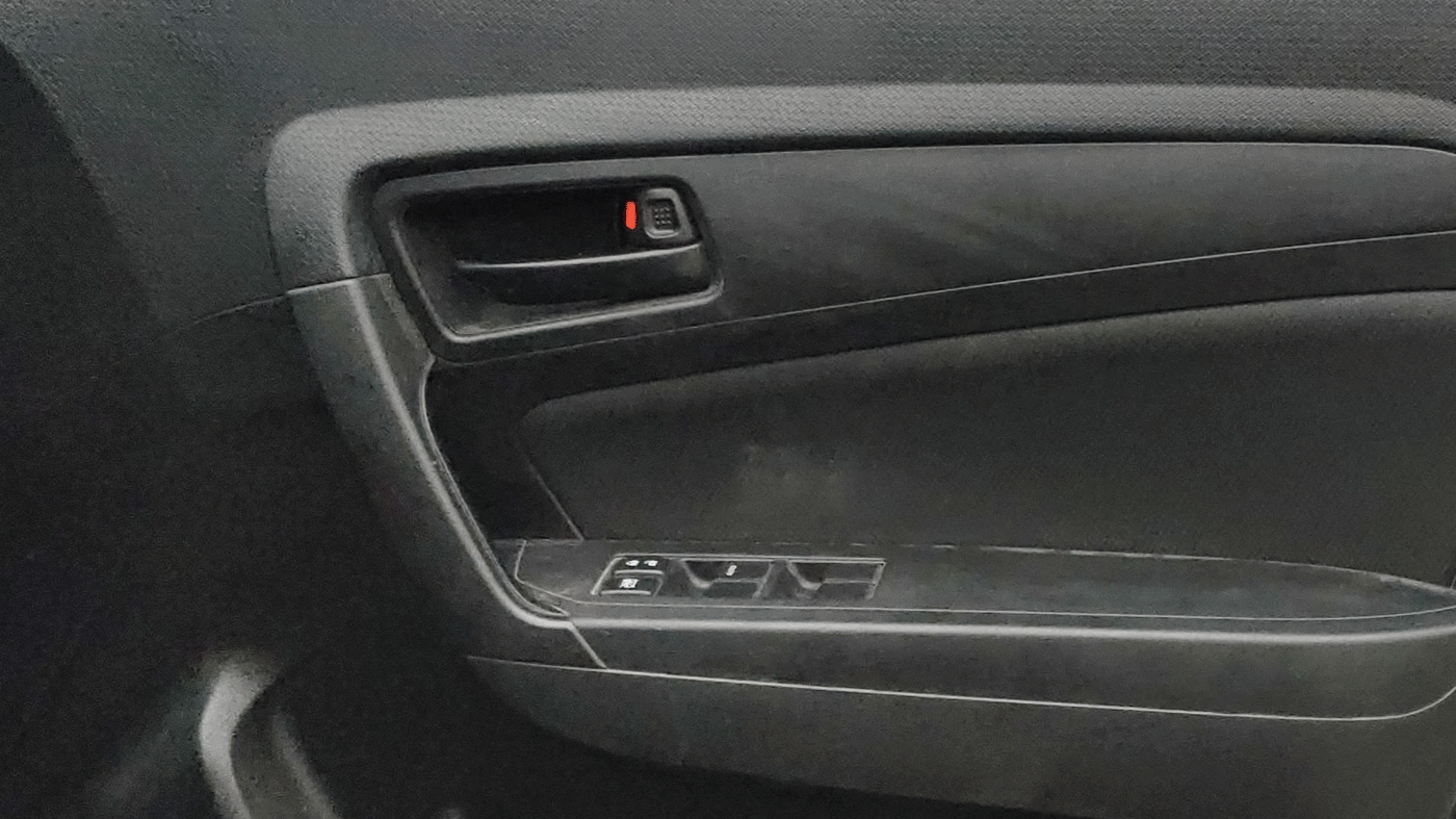 2020 Maruti Vitara Brezza VXI, Petrol, Manual, 1,02,160 km, Driver Side Door Panels Control
