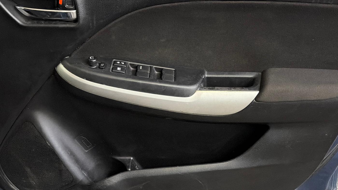 2016 Maruti Baleno DELTA PETROL 1.2, Petrol, Manual, 64,538 km, Driver Side Door Panels Control