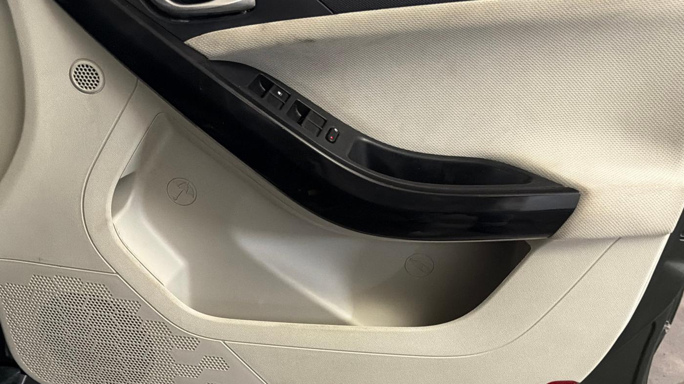 2021 Tata NEXON XZA PLUS DIESEL, Diesel, Automatic, 66,827 km, Driver Side Door Panels Control