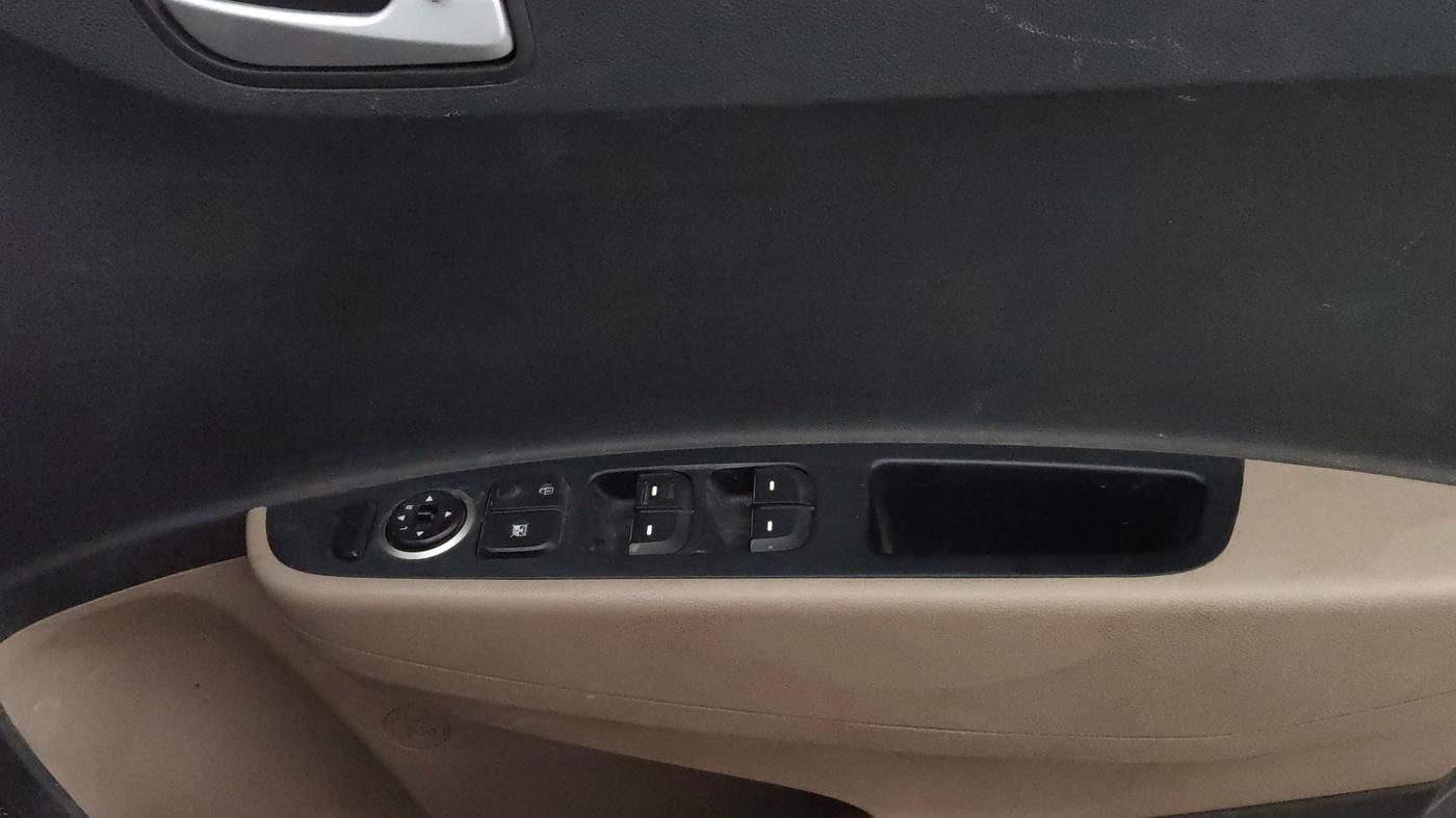 2017 Hyundai Grand i10 SPORTZ (O) 1.2 KAPPA VTVT, CNG, Manual, 91,353 km, Driver Side Door Panels Control