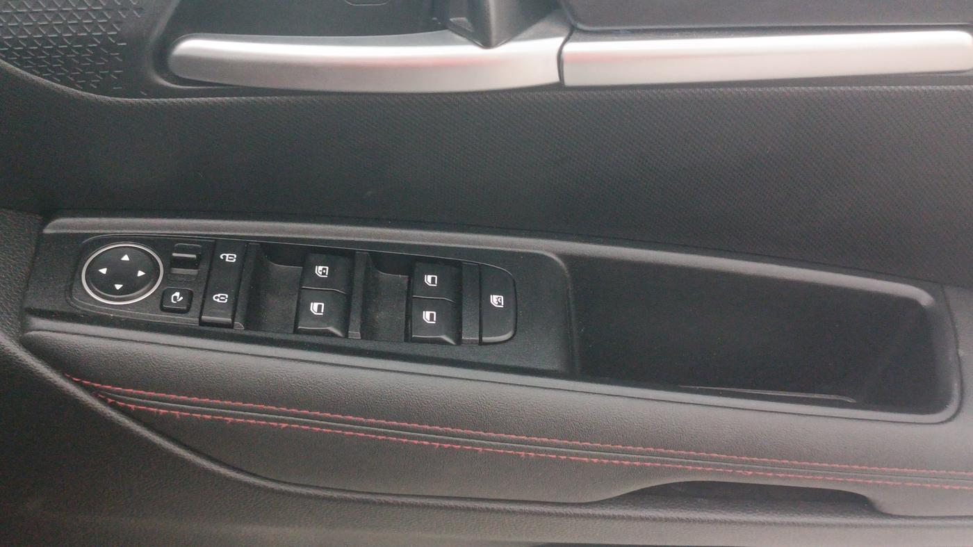 2021 KIA SONET GTX PLUS 1.0 DCT DUAL TONE, Petrol, Automatic, 17,089 km, Driver Side Door Panels Control
