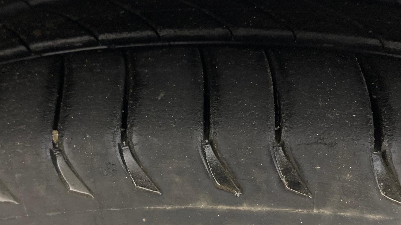 2019 Hyundai Verna 1.6 VTVT SX O, Petrol, Manual, 65,467 km, Right Front Tyre Tread