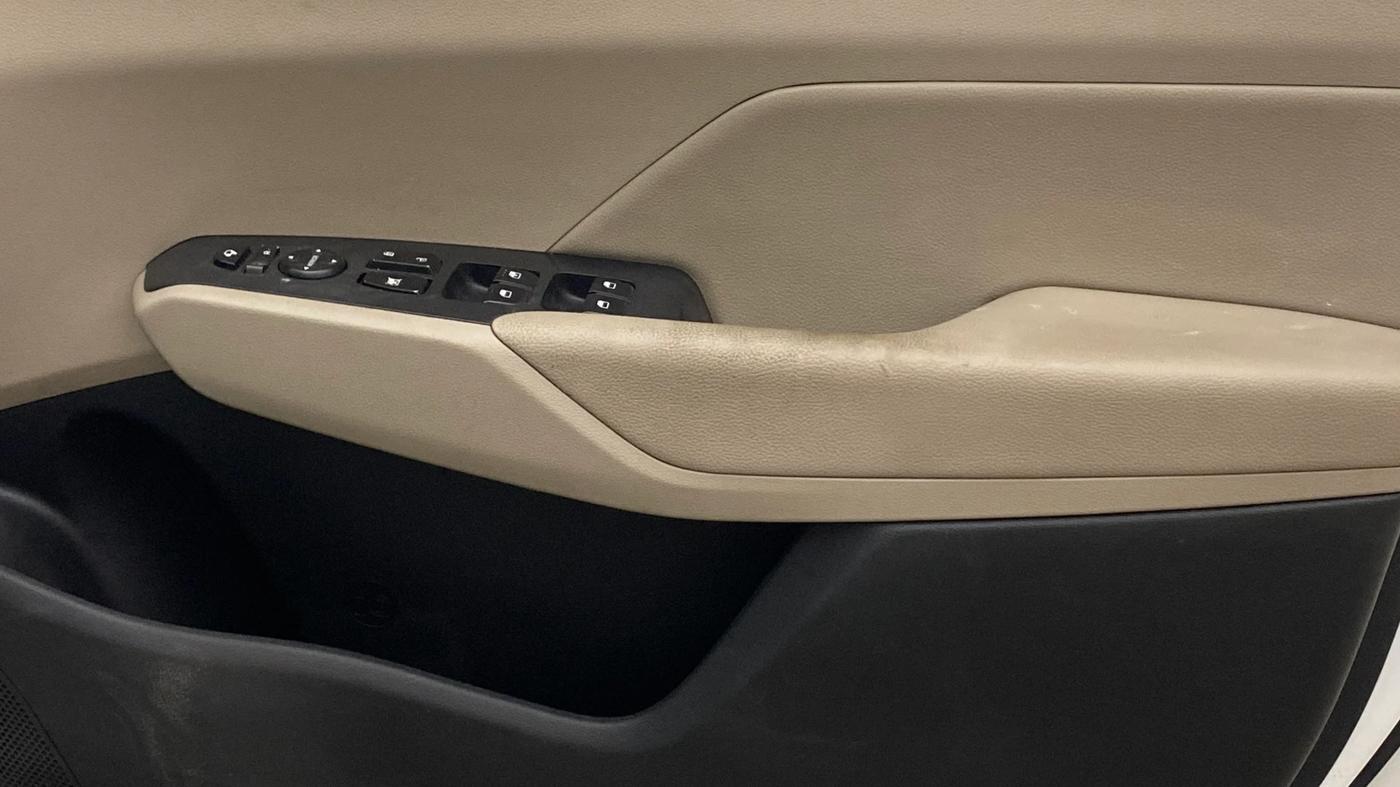 2019 Hyundai Verna 1.6 VTVT SX O, Petrol, Manual, 65,467 km, Driver Side Door Panels Control