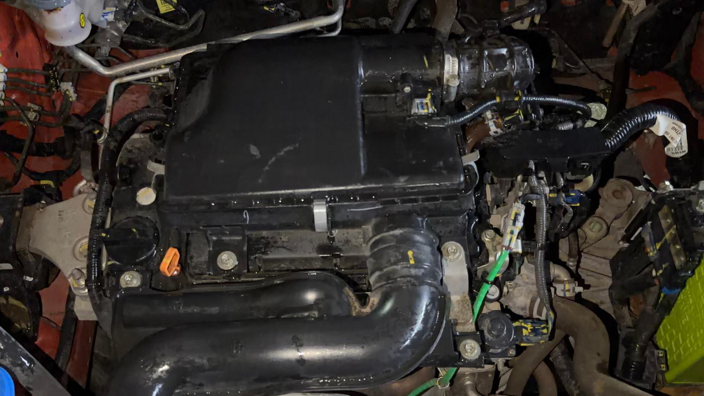 2022 Maruti BREZZA ZXI + SMART HYBRID DUAL TONE, Petrol, Manual, 15,752 km, Engine View