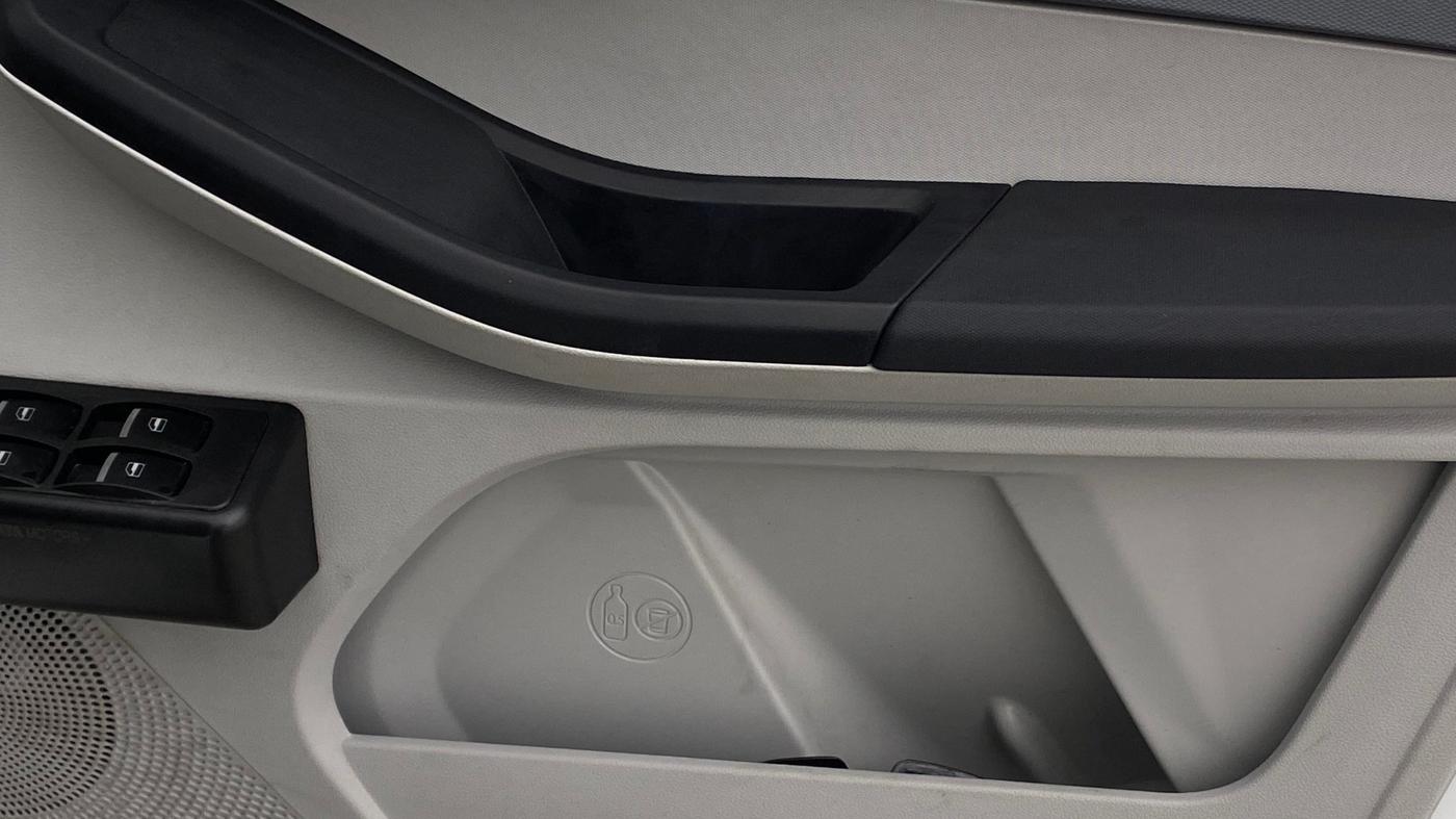 2025 Tata Tiago XM PETROL, Petrol, Manual, 4,159 km, Driver Side Door Panels Control