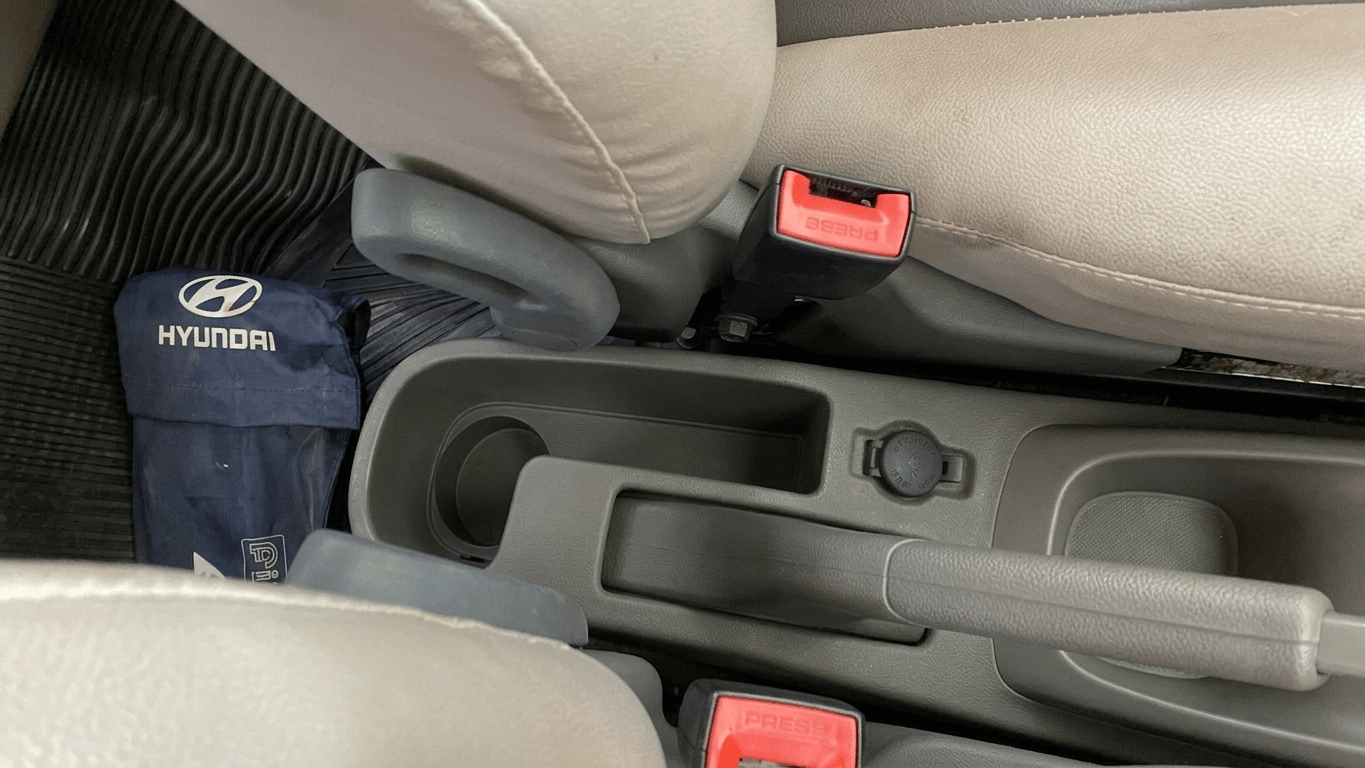 2013 Hyundai i10 ERA 1.1, Petrol, Manual, 11,530 km, Driver Side Adjustment Panel