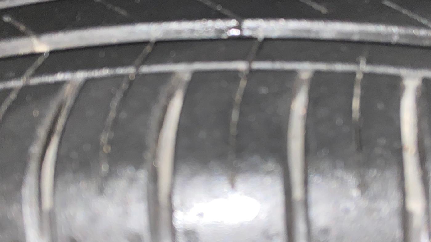 2021 MG HECTOR SHARP 1.5 PETROL CVT, Petrol, Automatic, 42,407 km, Right Front Tyre Tread