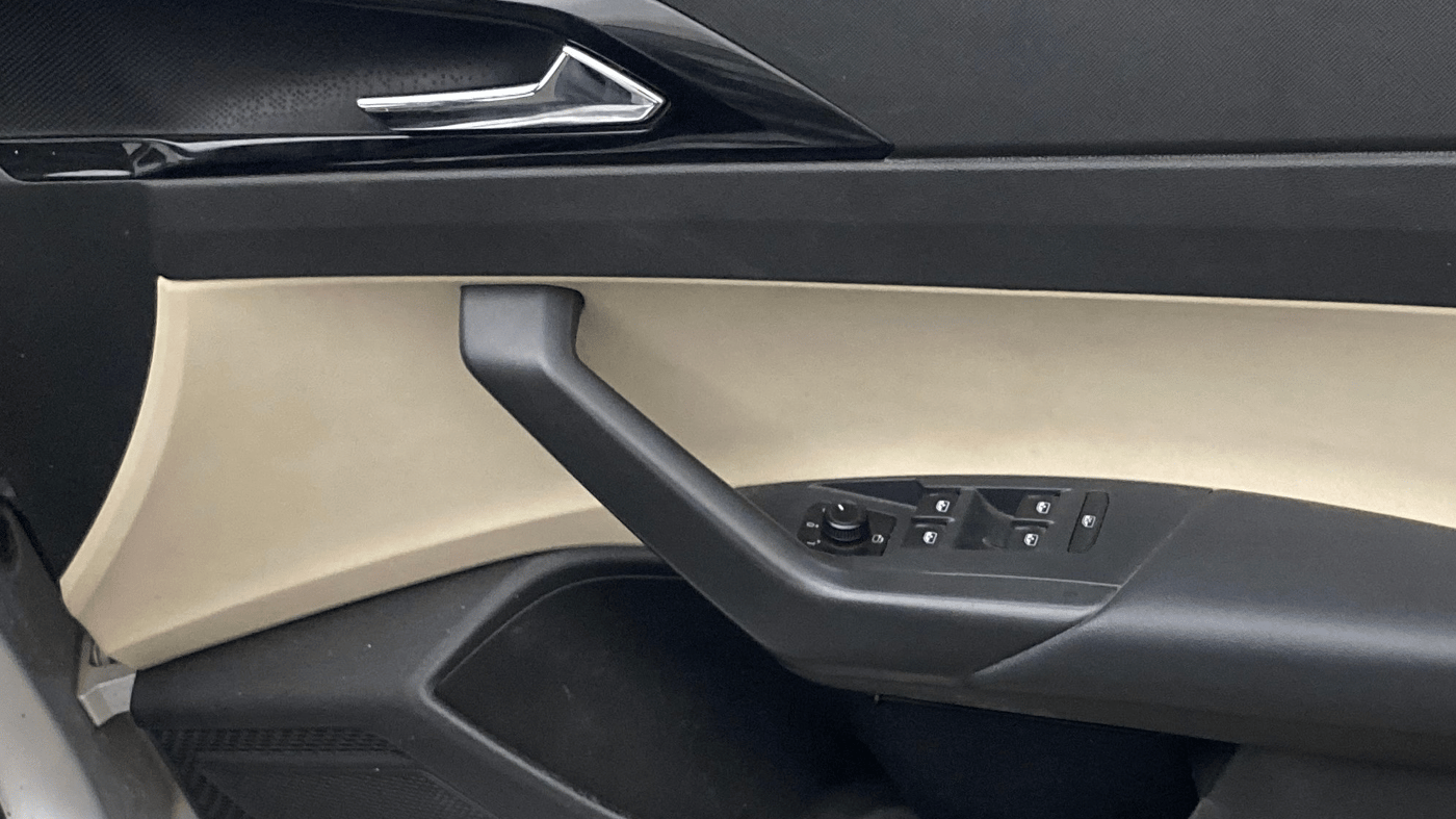 2022 Skoda SLAVIA STYLE 1.5L TSI DSG, Petrol, Automatic, 66,460 km, Driver Side Door Panels Control
