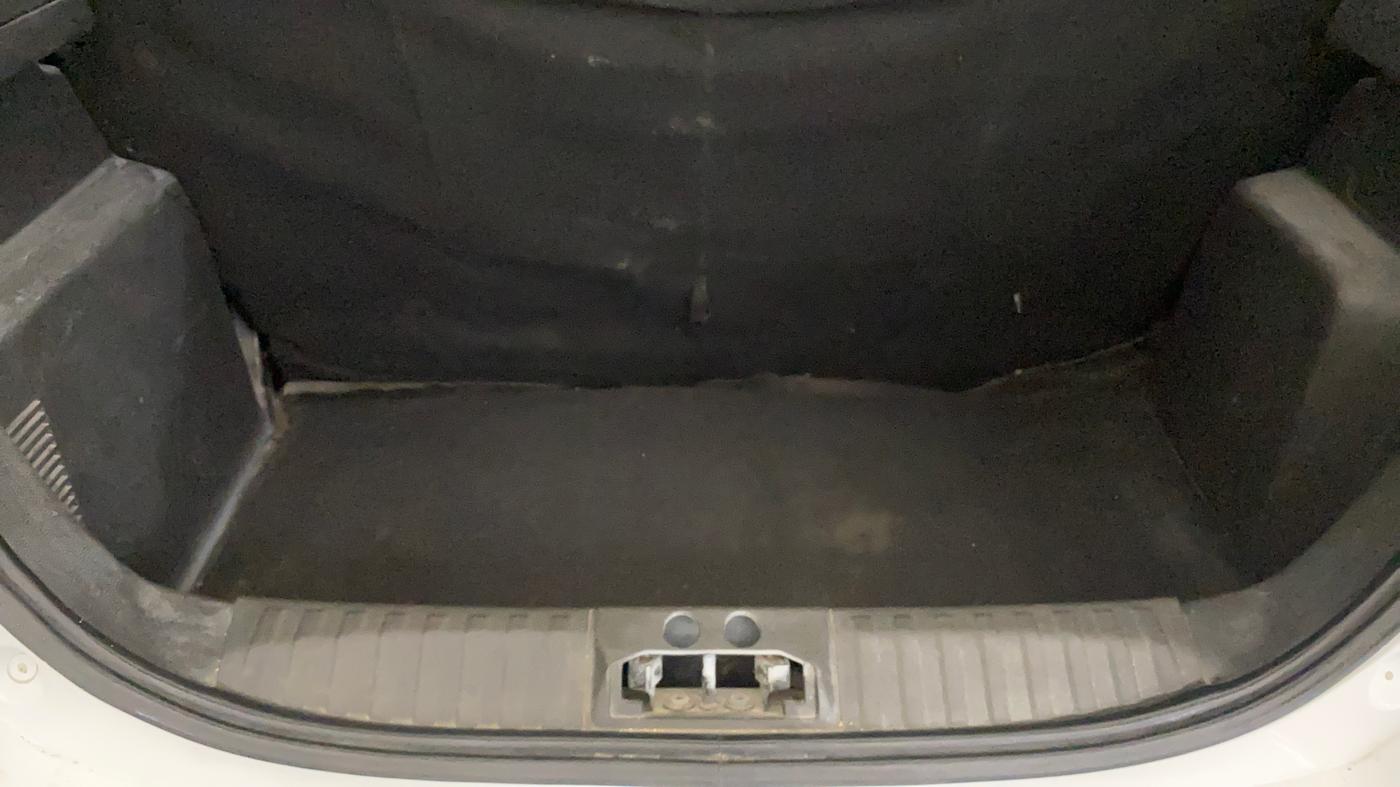 2018 Ford New Figo TITANIUM 1.2 PETROL MT, Petrol, Manual, 38,098 km, Boot Inside
