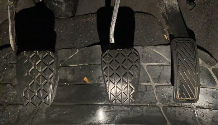 2018 Ford New Figo TITANIUM 1.2 PETROL MT, Petrol, Manual, 38,175 km, Pedals