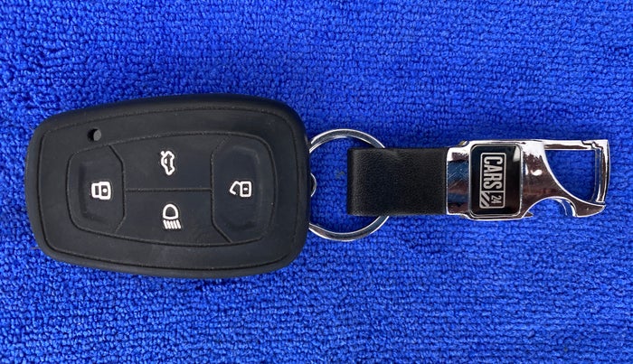 2020 Tata NEXON XZ PLUS PETROL, Petrol, Manual, 42,871 km, Key Close Up