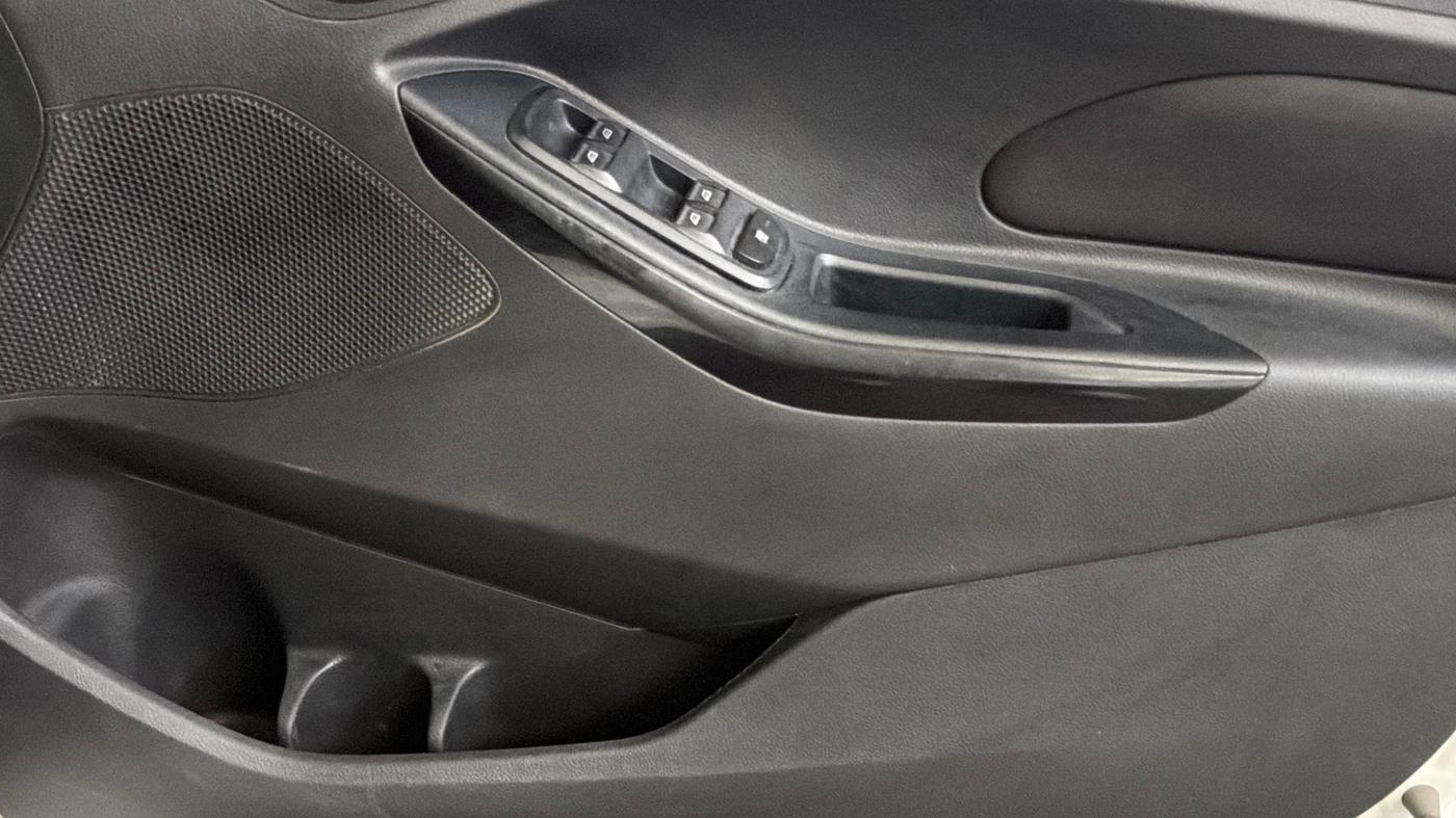 2021 Ford New Figo TITANIUM PLUS 1.2 PETROL AT, Petrol, Automatic, 69,969 km, Driver Side Door Panels Control