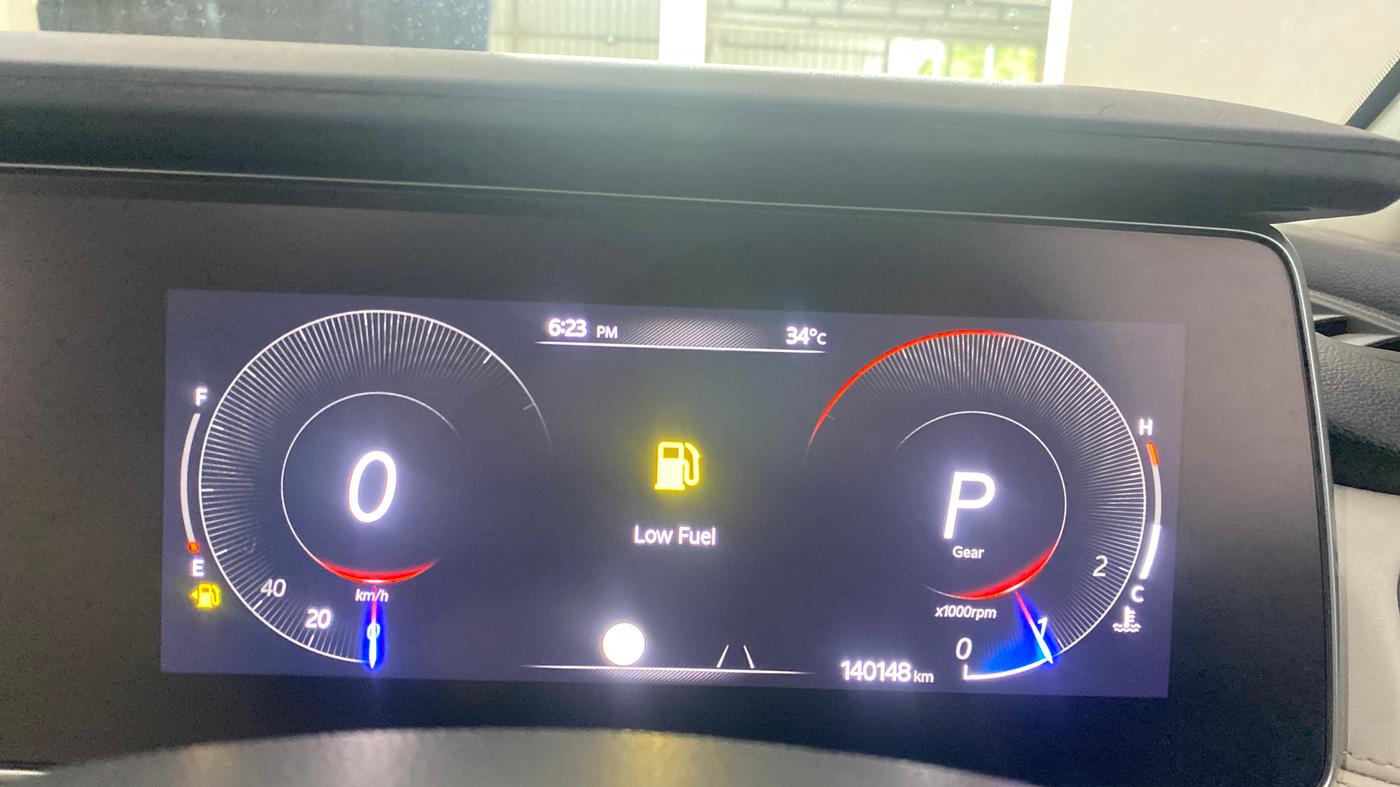 2023 Mahindra XUV700 AX 7 LUXURY D AT 7 STR, Diesel, Automatic, 1,40,211 km, Odometer Image
