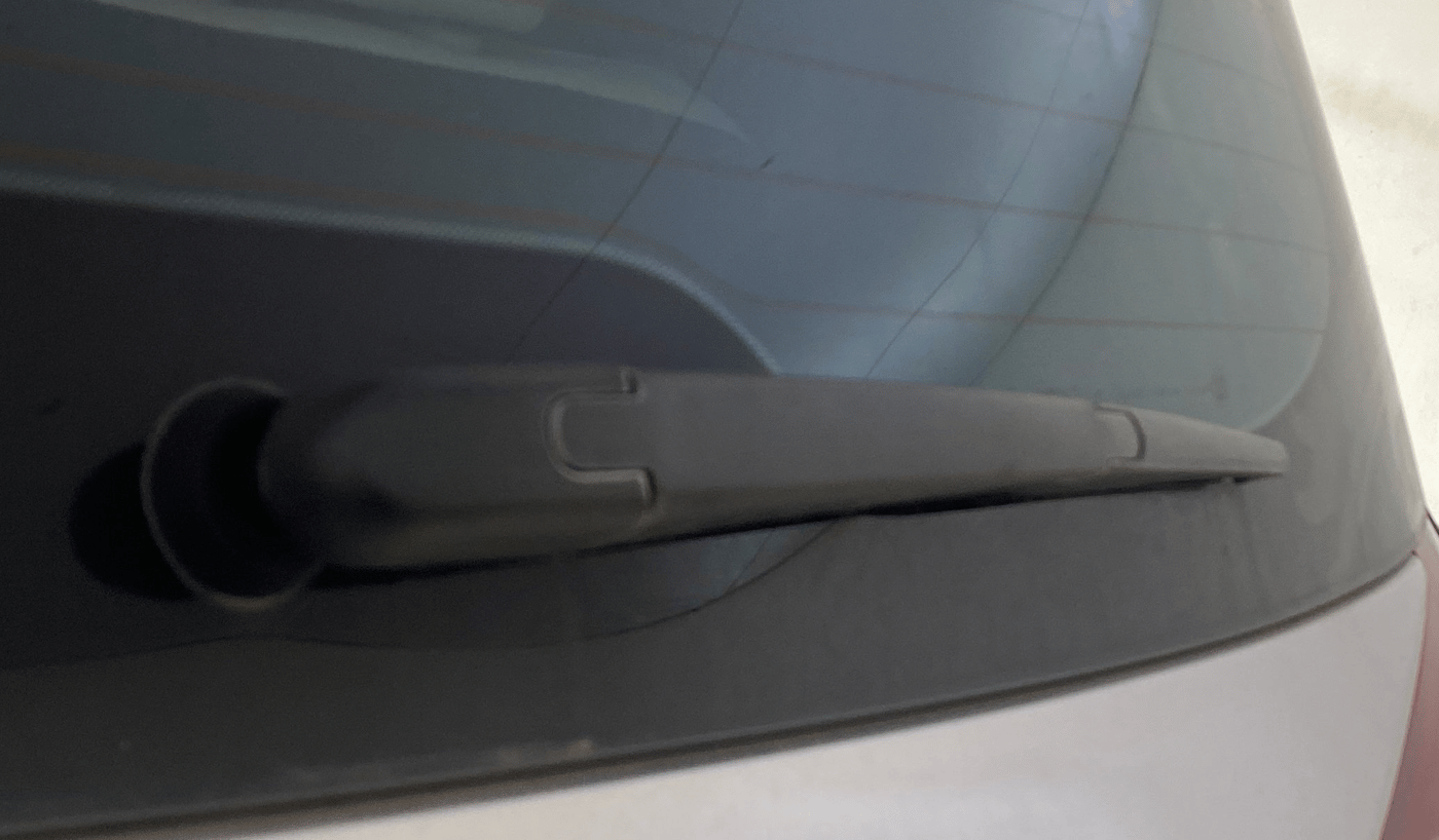 2023 Mahindra XUV700 AX 7 LUXURY D AT 7 STR, Diesel, Automatic, 1,40,211 km, Rear Wiper
