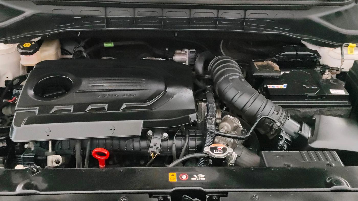 2022 KIA CARENS LUXURY PLUS 1.5 DIESEL AT 6 STR, Diesel, Automatic, 20,469 km, Engine View