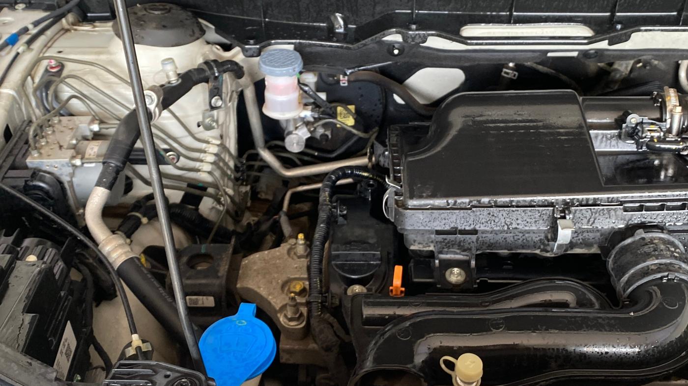 2023 Maruti BREZZA ZXI AT SMART HYBRID, Petrol, Automatic, 23,891 km, Engine View - Right