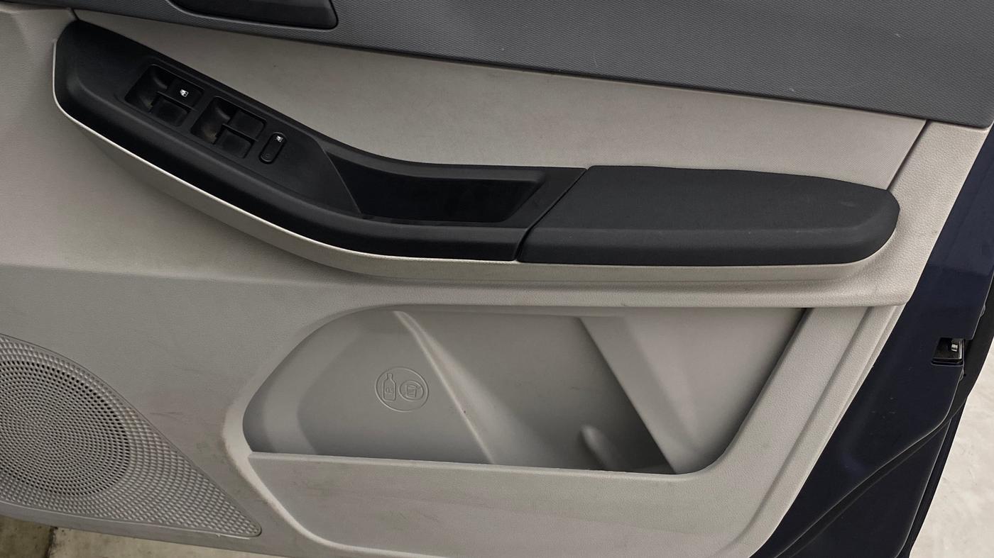 2025 Tata Tiago XZA, Petrol, Automatic, 9,271 km, Driver Side Door Panels Control