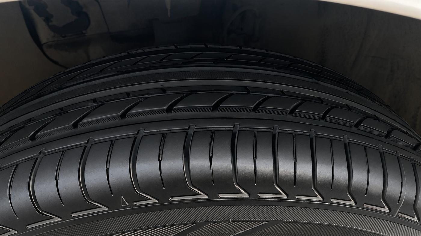 2018 Hyundai Elite i20 ASTA 1.2  CVT, Petrol, Automatic, 53,986 km, Right Front Tyre Tread