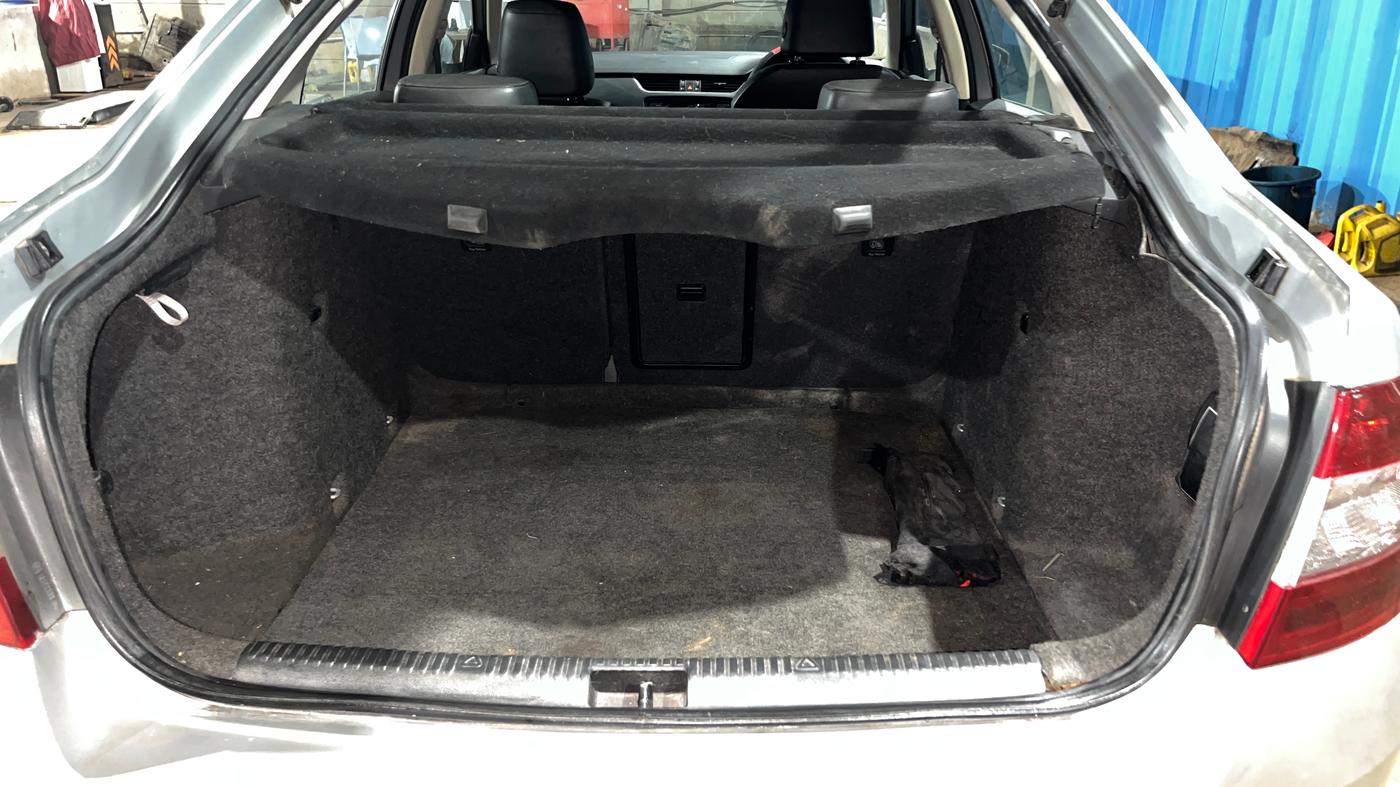 2015 Skoda Octavia AMBITION 1.4 TSI, Petrol, Manual, 1,47,263 km, Boot Inside