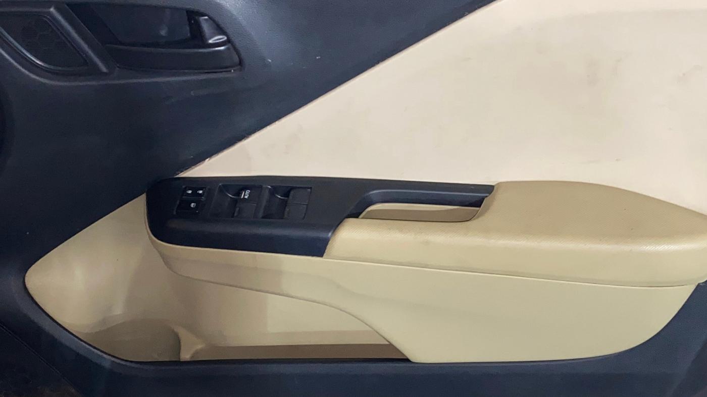 2019 Honda City 1.5L I-VTEC SV, Petrol, Manual, 41,605 km, Driver Side Door Panels Control