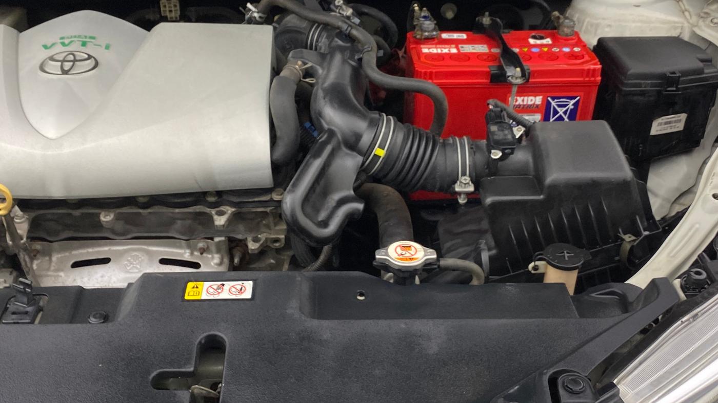 2019 Toyota YARIS V CVT, Petrol, Automatic, 74,810 km, Engine View - Left