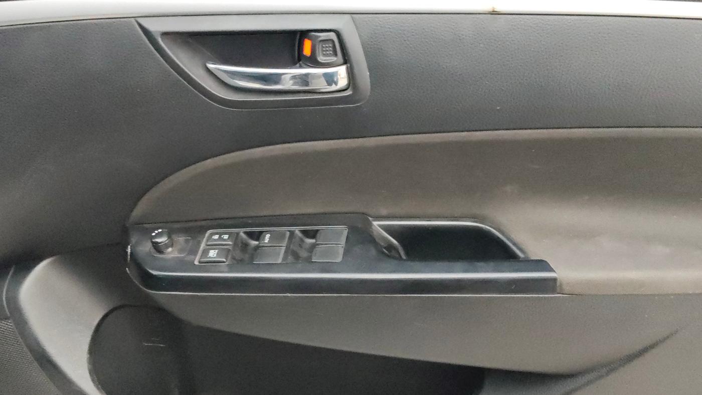 2013 Maruti Swift ZXI, Petrol, Manual, 46,487 km, Driver Side Door Panels Control