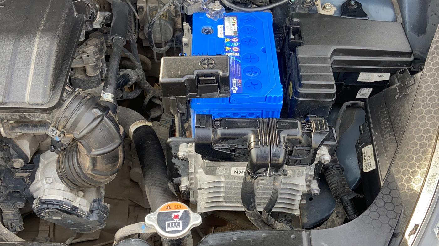 2021 Hyundai GRAND I10 NIOS SPORTZ AMT 1.2 KAPPA VTVT, Petrol, Automatic, 30,486 km, Engine View - Right