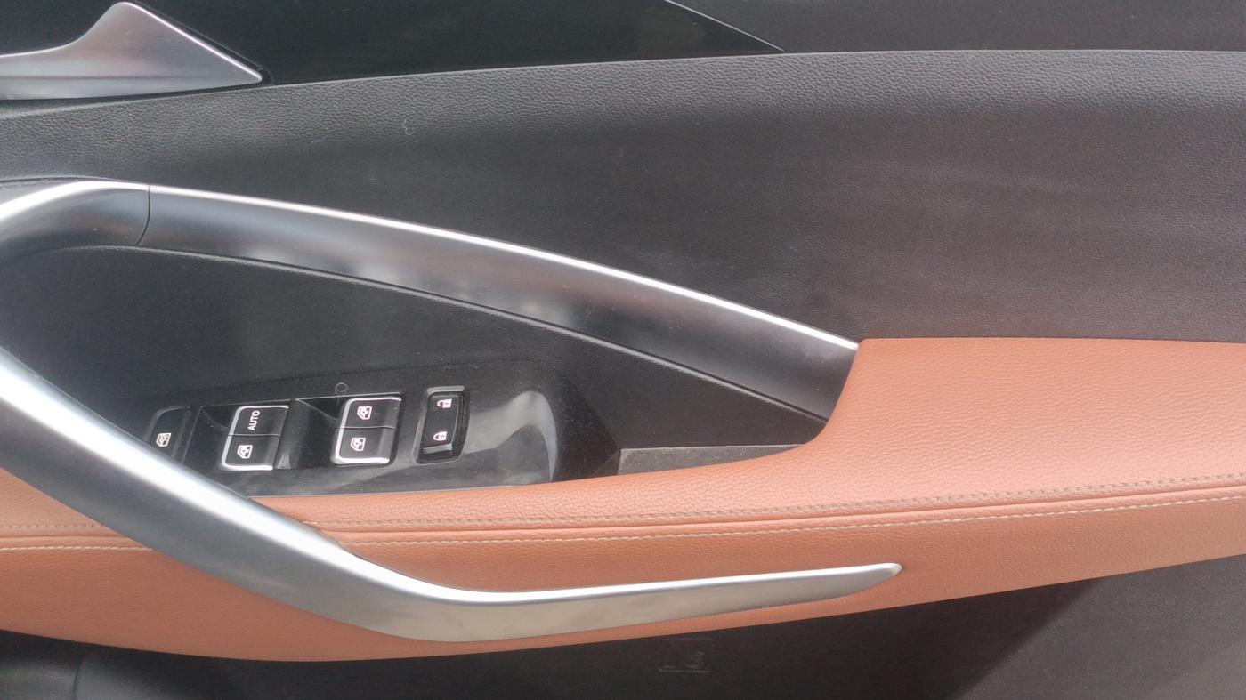 2020 MG HECTOR PLUS SHARP 1.5 PETROL TURBO DCT 6-STR, Petrol, Automatic, 41,658 km, Driver Side Door Panels Control