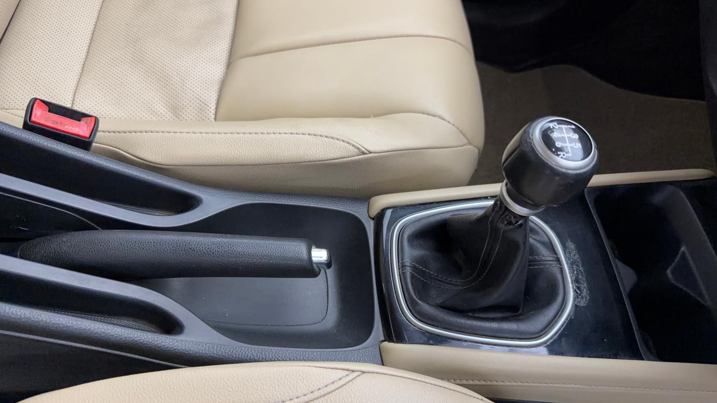 2020 Honda City 1.5L I-VTEC ZX, Petrol, Manual, 50,722 km, Gear Lever