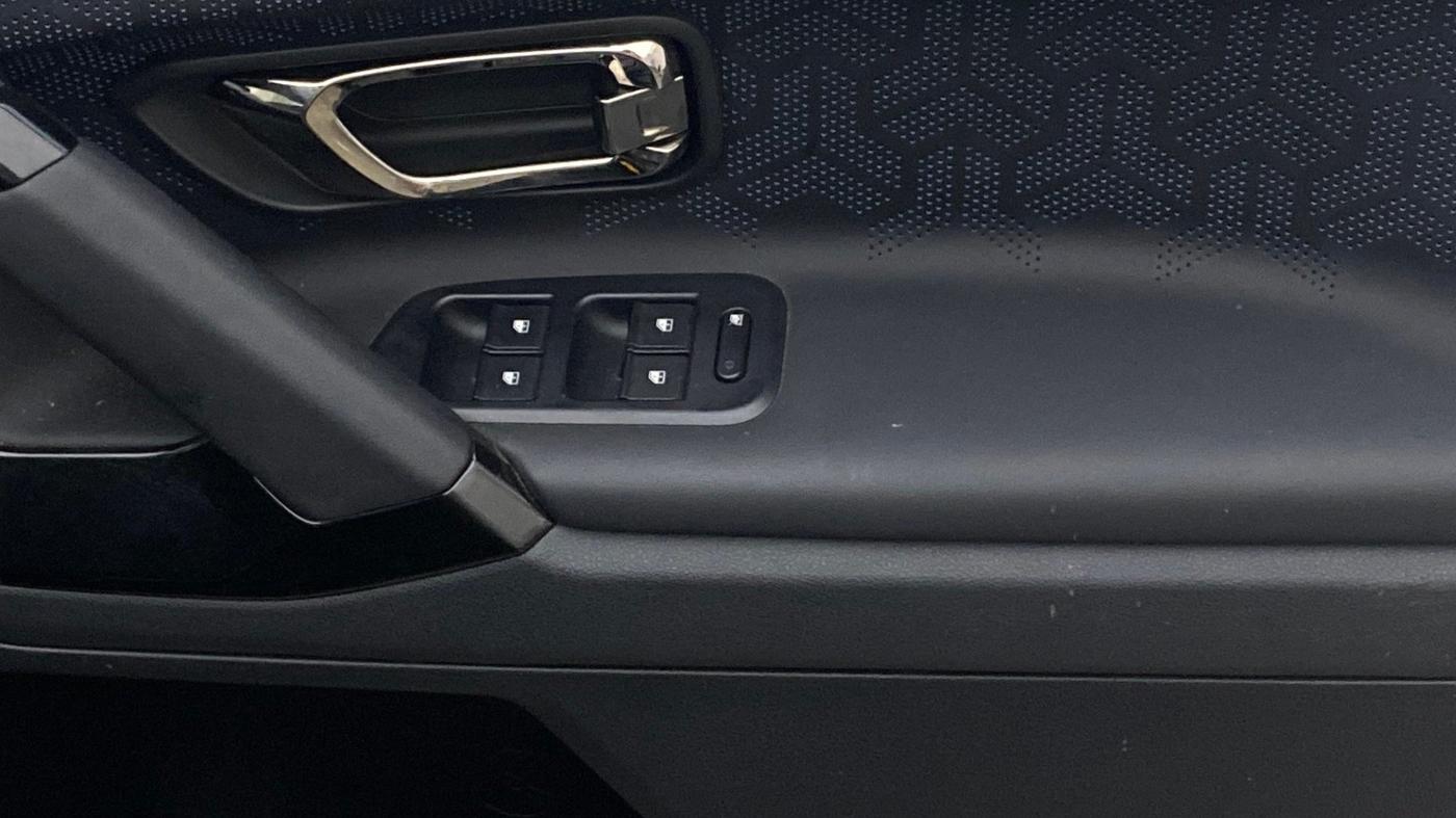 2023 Tata Harrier XZA PLUS O DARK EDITION, Diesel, Automatic, 12,576 km, Driver Side Door Panels Control