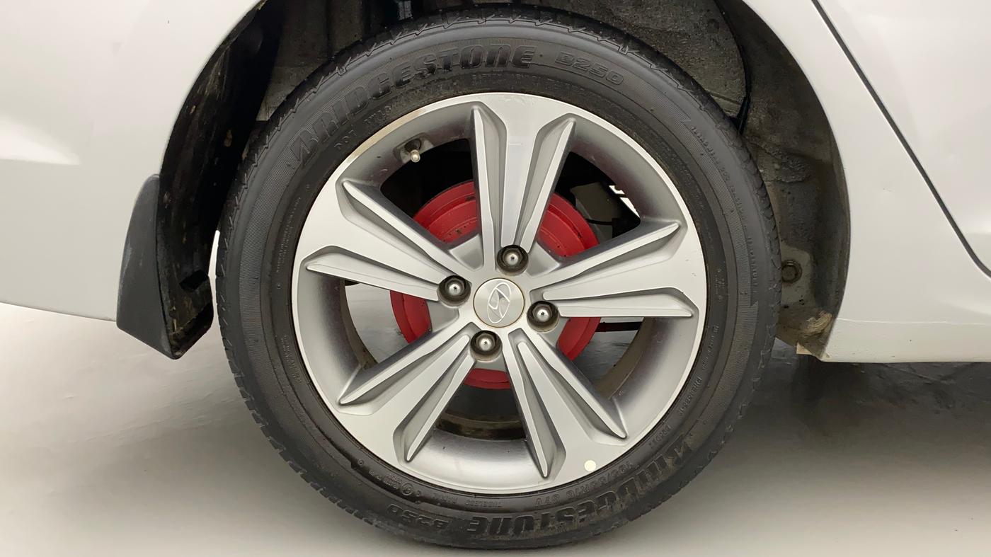 2018 Hyundai Verna 1.6 SX (O) CRDI MT, Diesel, Manual, 74,587 km, Right Rear Wheel