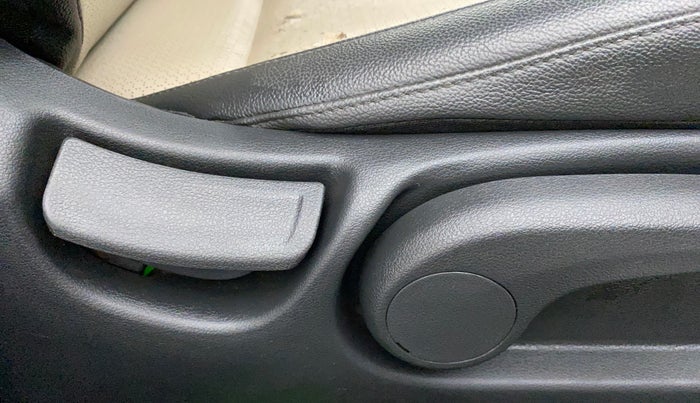 2018 Hyundai Verna 1.6 SX (O) CRDI MT, Diesel, Manual, 74,587 km, Driver Side Adjustment Panel