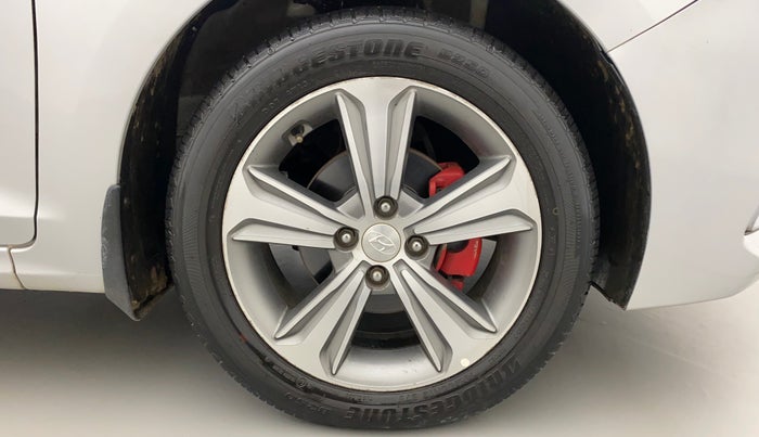 2018 Hyundai Verna 1.6 SX (O) CRDI MT, Diesel, Manual, 74,587 km, Right Front Wheel