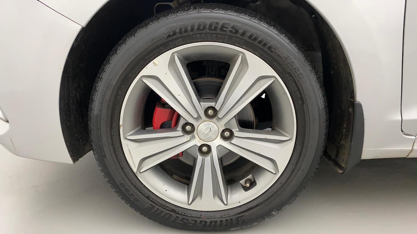 2018 Hyundai Verna 1.6 SX (O) CRDI MT, Diesel, Manual, 74,587 km, Left Front Wheel