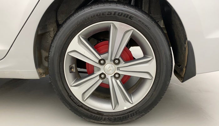 2018 Hyundai Verna 1.6 SX (O) CRDI MT, Diesel, Manual, 74,587 km, Left Rear Wheel