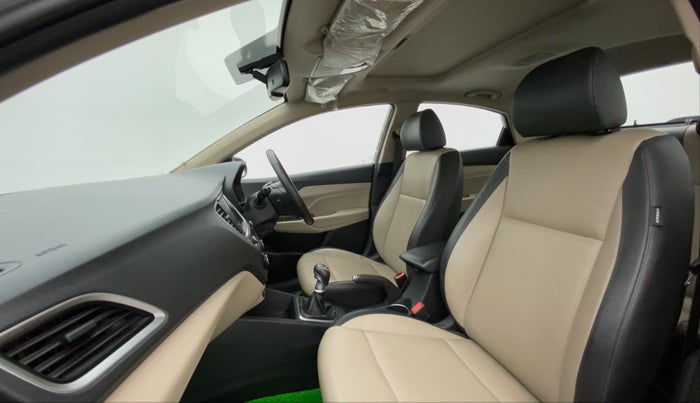 2018 Hyundai Verna 1.6 SX (O) CRDI MT, Diesel, Manual, 74,587 km, Right Side Front Door Cabin